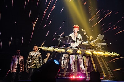 「G-DRAGON 2013 1ST WORLD TOUR [ONE OF A KIND]」の様子。(c)&(p) 2013 KBS MEDIA Inc. & YG ENTERTAINMENT Co., Ltd. ALL RIGHTS RESERVED.