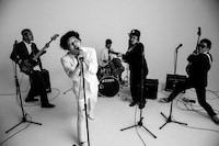 写真集「MY BEST FRIENDS」に掲載される写真。