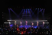 アップアップガールズ（仮）によるライブの様子。