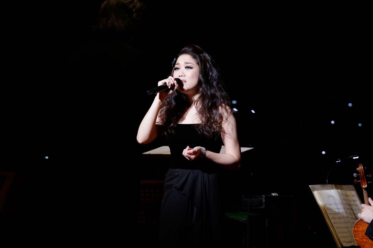 10月10日にBunkamuraオーチャードホールで開催された「JUJU PREMIUM CLASSIC CONCERT 2013」の様子。