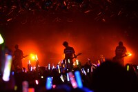DISH//「皿 vsスラ "世界サラー級タイトルマッチ"」東京・渋谷CLUB QUATTRO公演の様子。