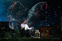 「眠り姫」を歌うFukase。（撮影：上飯坂一）