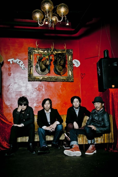 BLUE TONIC（撮影：三浦麻旅子）