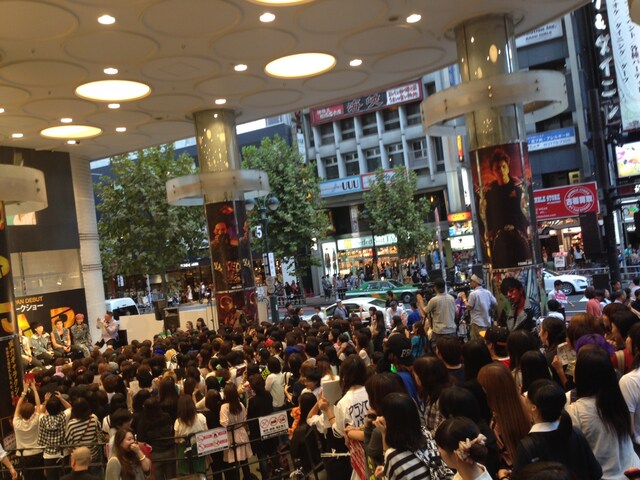 「B.A.P "WARRIOR" JAPAN DEBUT 記念スペシャルトークショー」の様子。