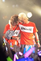 左からRYUJI、To-i。