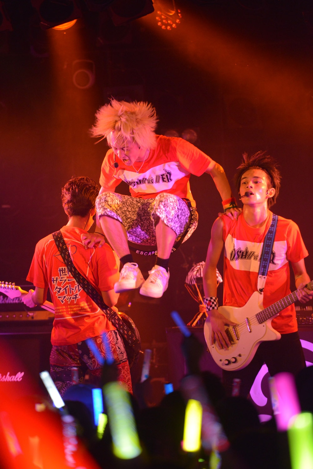 DISH//「皿 vsスラ "世界サラー級タイトルマッチ"」東京・渋谷CLUB QUATTRO公演の様子。