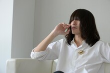 インタビューに答える志磨遼平（Vo）。