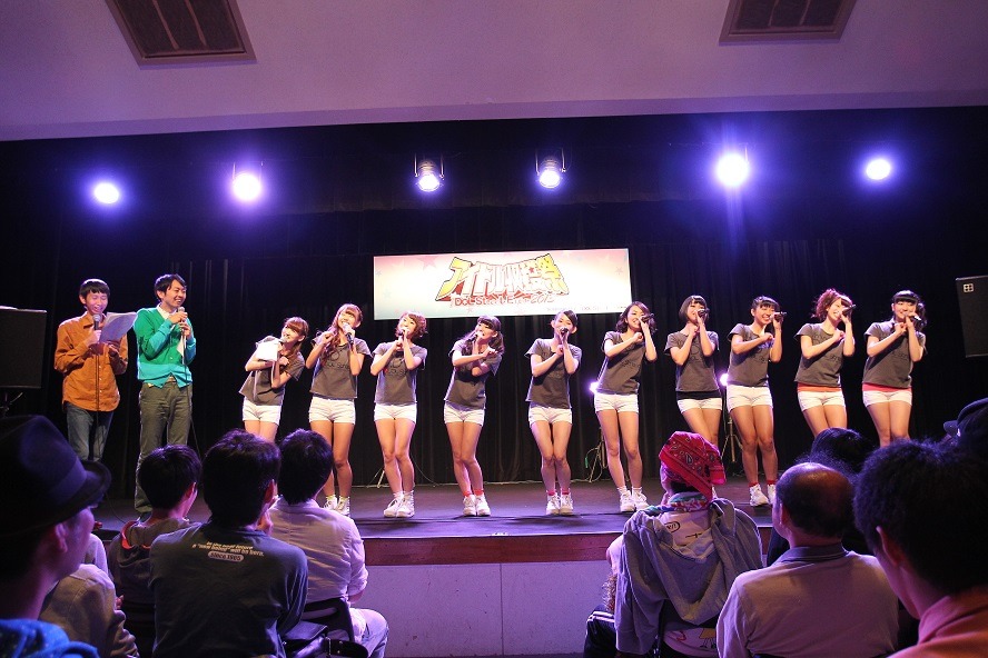 アンガールズとSUPER☆GiRLS。
