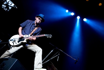 奥田民生「奥田民生 2013ツアー"SPICE BOYS"」新木場STUDIO COAST公演の様子。（撮影：山本倫子）