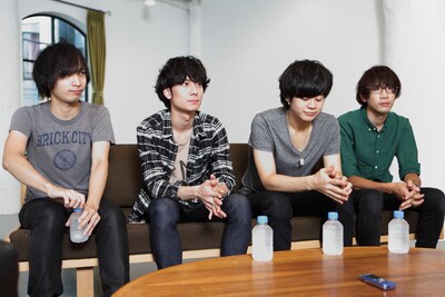 インタビューに応えるGoodbye holiday。