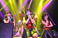 左から増井みお、根岸愛、奥仲麻琴。