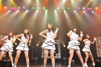 9nineのライブの様子。