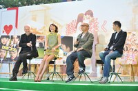 映画「潔く柔く きよくやわく」のスペシャルトークイベントの様子。左から新城毅彦、長澤まさみ、犬童一心、古厩智之。