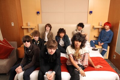 インタビュー後のThe Strypes、OKAMOTO'S。