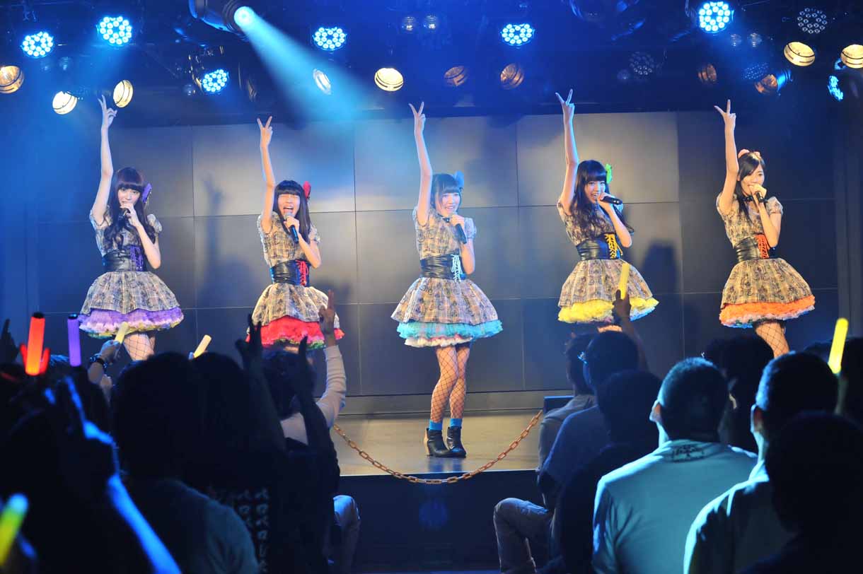 夢みるアドレセンス「セカンドミニアルバム発売決定記念公演」の様子。