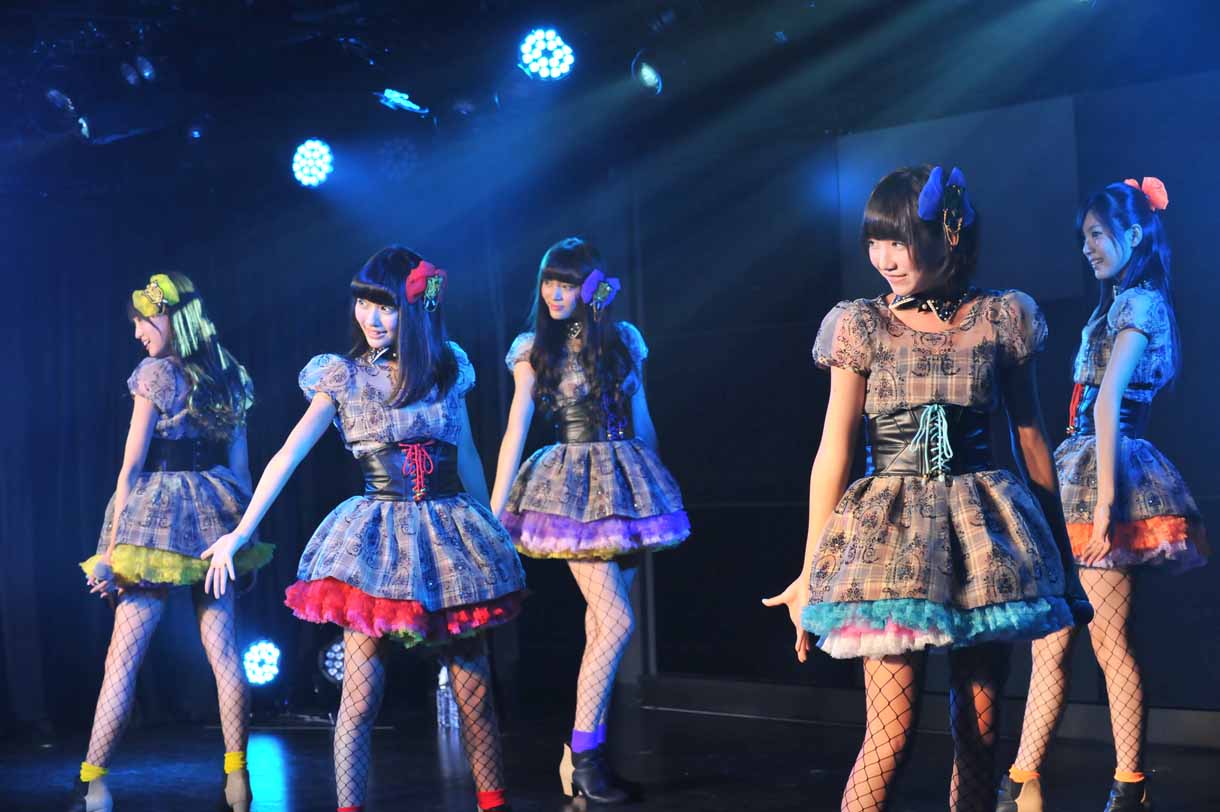 夢みるアドレセンス「セカンドミニアルバム発売決定記念公演」の様子。