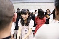 ドラフト会議候補者握手会の様子。 (c)AKS