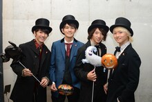 東京・ららぽーと豊洲での特典会にハロウィン仕様の衣装で登場したDISH//。