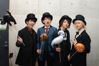 東京・ららぽーと豊洲での特典会にハロウィン仕様の衣装で登場したDISH//。