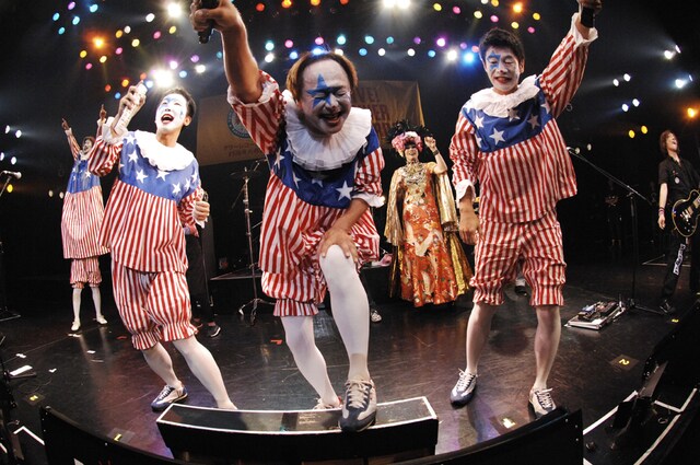 ニューロティカのライブの様子。（撮影：柴田和彦）