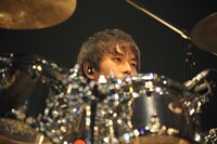 ピエール中野（凛として時雨）（撮影：柴田和彦）