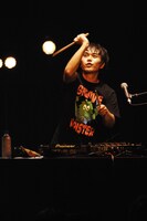 ピエール中野（凛として時雨）（撮影：柴田和彦）