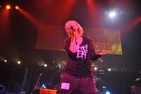 DEATH姫（Vo）（撮影：柴田和彦）