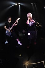 鬱Pのライブの様子。（撮影：柴田和彦）