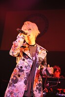 浮気者のライブの様子。（撮影：柴田和彦）