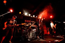 怒髪天「響都ノ宴」の様子。