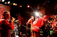 怒髪天「響都ノ宴」の様子。