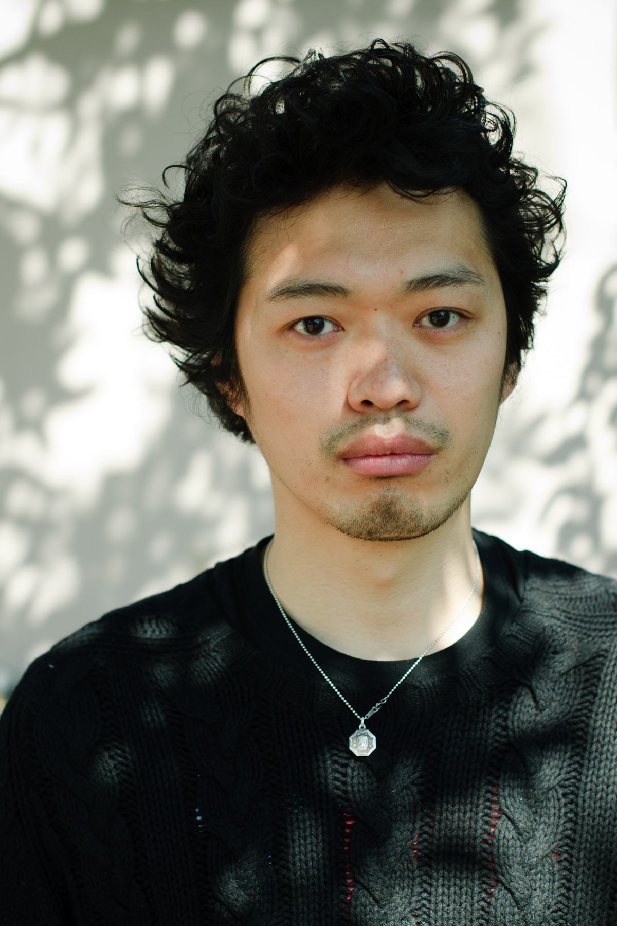 劇団の座付き作家・丸尾丸一郎。