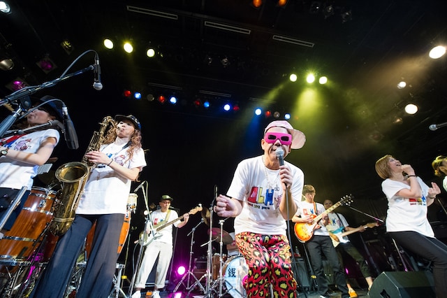 「『O.L.H. is not O.L.H.』面影ラッキーホール改名披露公演」の様子。 Photo by 田辺龍一