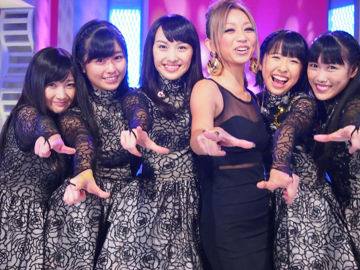 倖田來未とももいろクローバーZ。