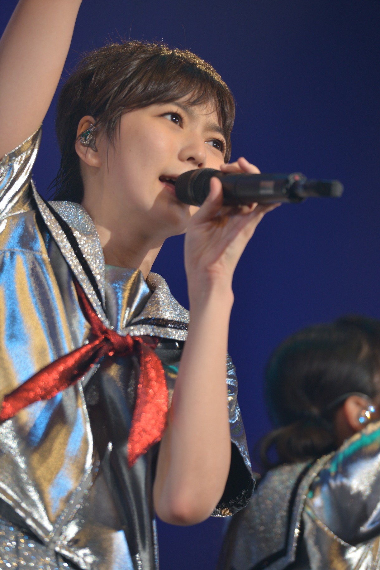 安本彩花