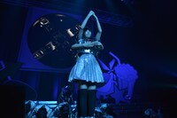 新曲「未確認中学生X」のイントロシーン。