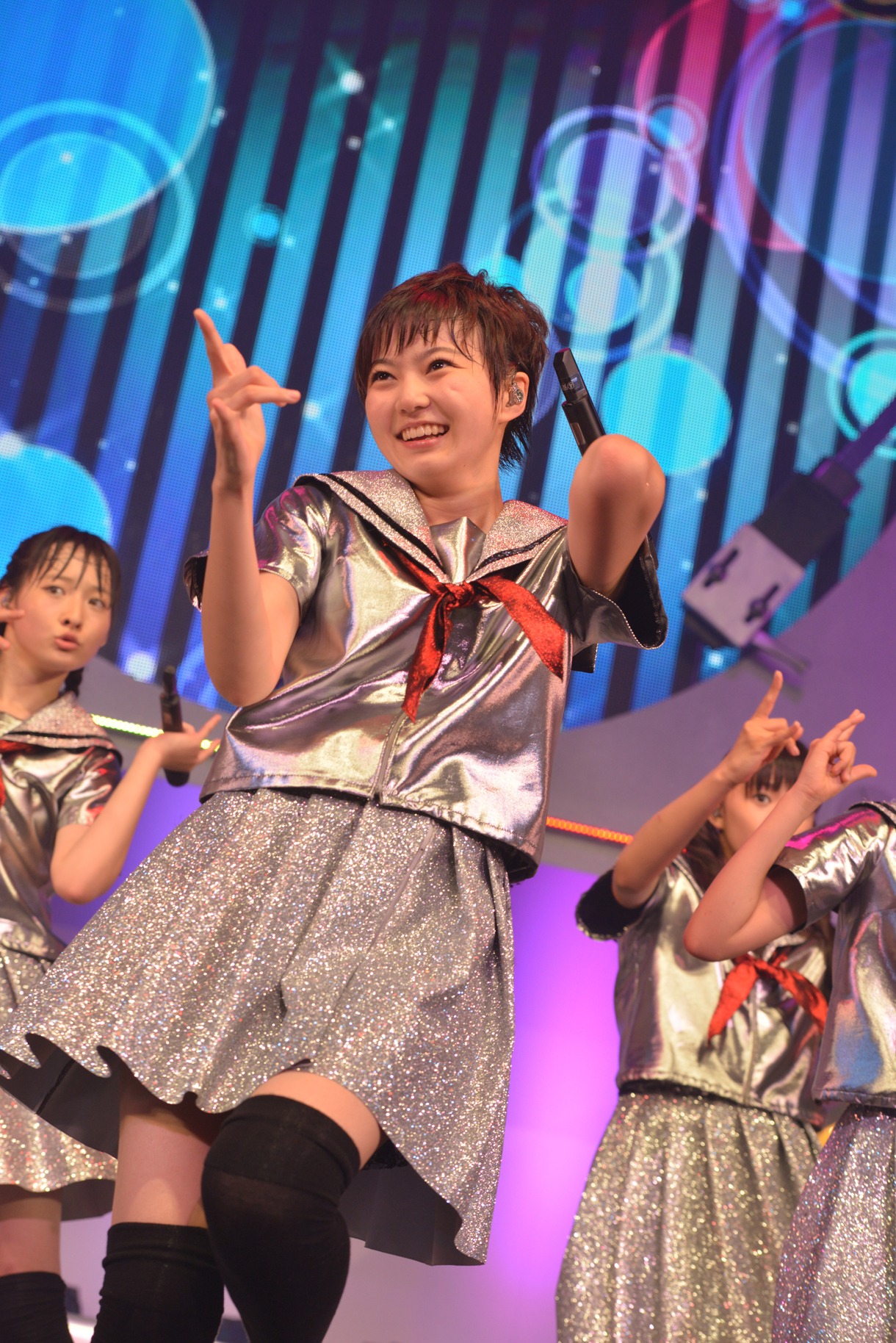 安本彩花