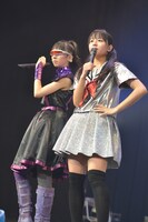 未確認中学生ホークリカ（左）と瑞季（右）。