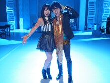 左から水樹奈々、T.M.Revolution。