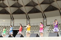 チームしゃちほこ「愛のフリーライブ」の様子。