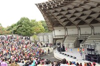 チームしゃちほこ「愛のフリーライブ」の様子。