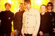 Oasis(写真提供:ソニー・ミュージックジャパンインターナショナル)