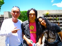 左から桑名正博、美勇士、アン・ルイス。