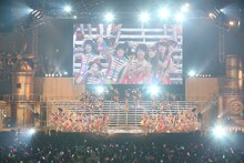 「仲間の歌」を披露するSKE48。 (c)AKS