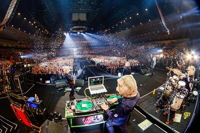 MAN WITH A MISSION「『Wake Myself Again TOUR 2013』Supported by Budweiser」神奈川・横浜アリーナ公演の様子。