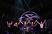 SIAM SHADE「SIAM SHADE LIVE TOUR 2013～SIAM SHADE HEART OF ROCK 7～」埼玉・さいたまスーパーアリーナ公演の様子。　