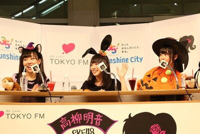 TFM「SKE48高柳明音の暗黙の了解」公開収録の様子。左から須田亜香里、松村香織、高柳明音。
