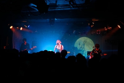 aquarifa「君は誰のせいにする？」東京・Shibuya O-Crest公演の様子。（photo by Viola Kam [V'z Twinkle Photography]）