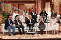 上段左からETSU、CHIHARU、SAM（以上3名TRF）、小室哲哉、YU-KI（TRF）、下段左からさだまさし、南こうせつ、谷村新司、榊原郁恵、松本伊代。