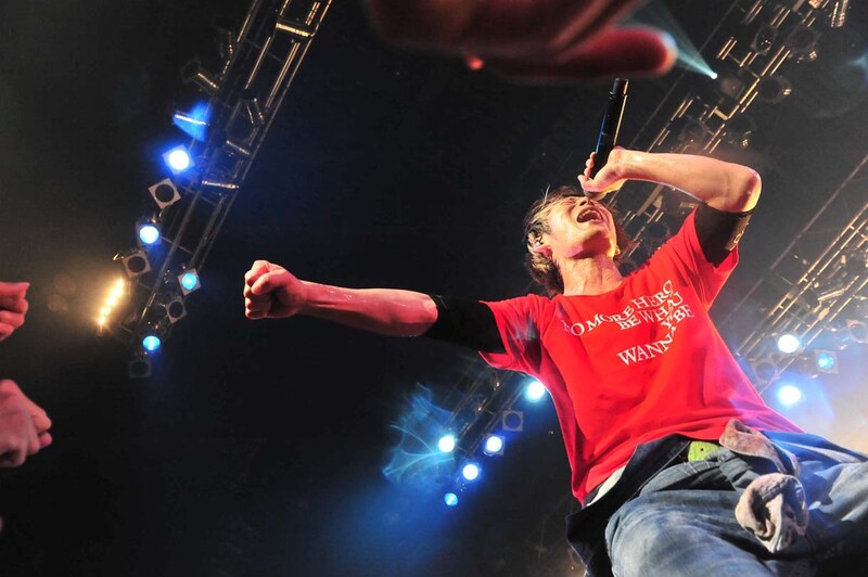 UVERworld「男祭り」東京・Zepp DiverCity TOKYO公演の様子。